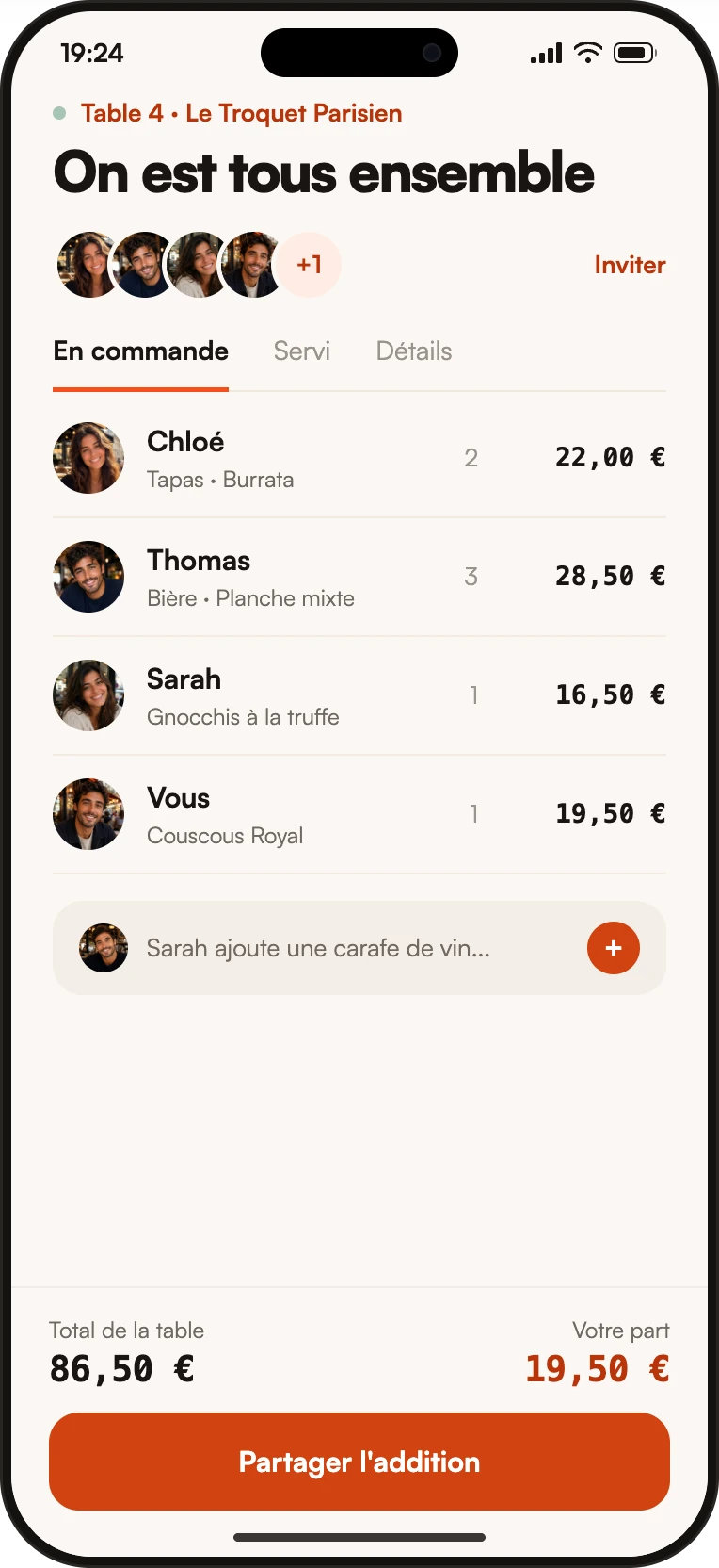 La carte Qwan sur un téléphone, avec le récapitulatif de la table ancré en bas